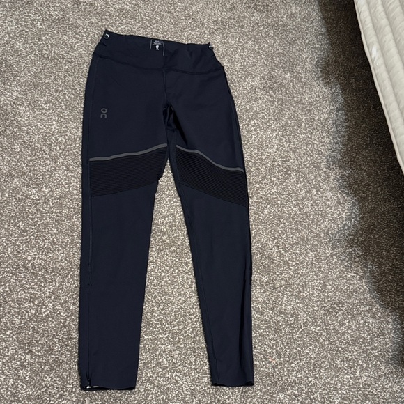 On Running Black Athletic Leggings